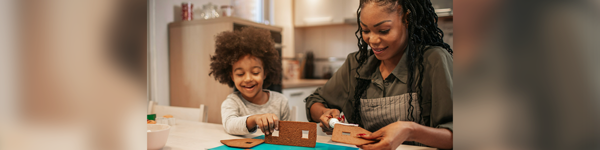 15 Holiday Family Games Adults & Kids Will Love